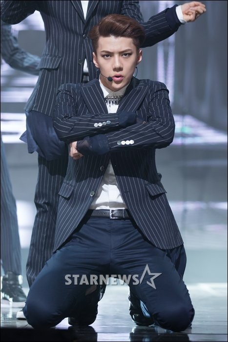 EXO驚艷亮相Mcountdown 帥氣舞姿迷倒眾人（組圖）