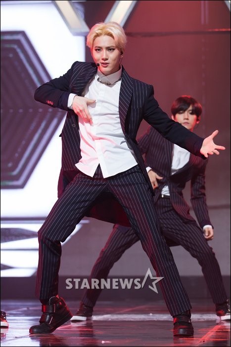EXO驚艷亮相Mcountdown 帥氣舞姿迷倒眾人（組圖）