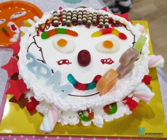 2PM成員為尼坤準備生日宴會 獲贊“好有愛”（組圖）