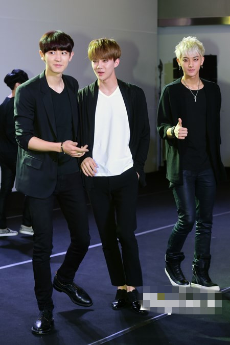 EXO出席“Fashion Kode 2014”時尚秀 Tao、Kai演繹另類“T臺秀”（組圖）