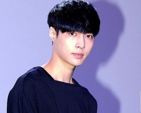 EXO出席“Fashion Kode 2014”時尚秀 Tao、Kai演繹另類“T臺秀”（組圖）