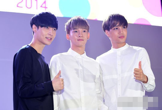 EXO出席“Fashion Kode 2014”時(shí)尚秀 Tao、Kai演繹另類“T臺(tái)秀”（組圖）