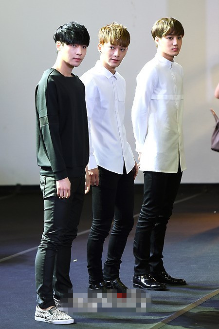 EXO出席“Fashion Kode 2014”時尚秀 Tao、Kai演繹另類“T臺秀”（組圖）