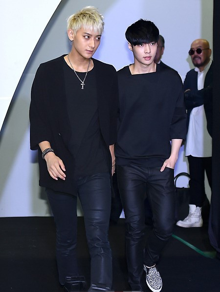 EXO出席“Fashion Kode 2014”時(shí)尚秀 Tao、Kai演繹另類“T臺(tái)秀”（組圖）