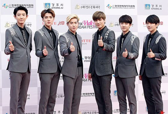 EXO-K帥氣亮相《韓流夢(mèng)想慶典》世勛suho有說有笑心情好(組圖）