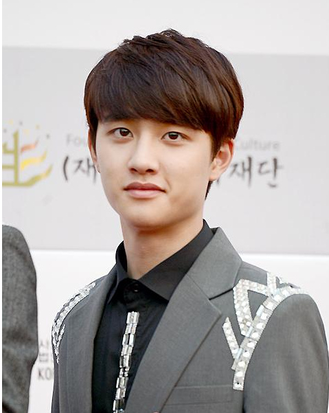 EXO-K帥氣亮相《韓流夢想慶典》世勛suho有說有笑心情好(組圖）