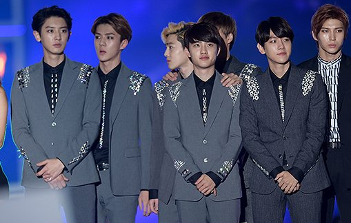 EXO-K帥氣亮相《韓流夢想慶典》世勛suho有說有笑心情好(組圖）