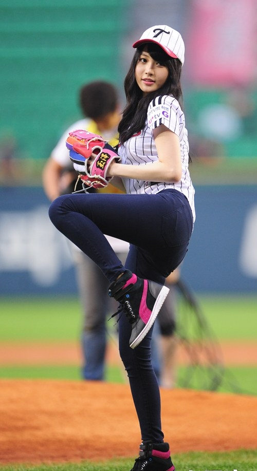 Girls Day成員Yura VS SISTAR寶拉 美腿女神之戰(zhàn)（組圖）
