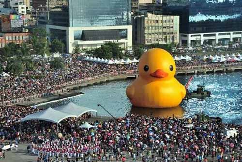 “2014年大黃鴨世界巡游”到首爾（組圖）