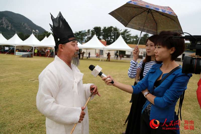 本網(wǎng)記者體驗(yàn)濟(jì)州島第23屆德修里傳統(tǒng)民俗節(jié)
