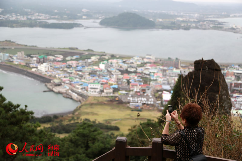 探訪濟州代表景點城山日出峰：中國游客眾多