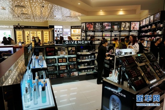 韓國最大免稅店開張迎客（組圖）