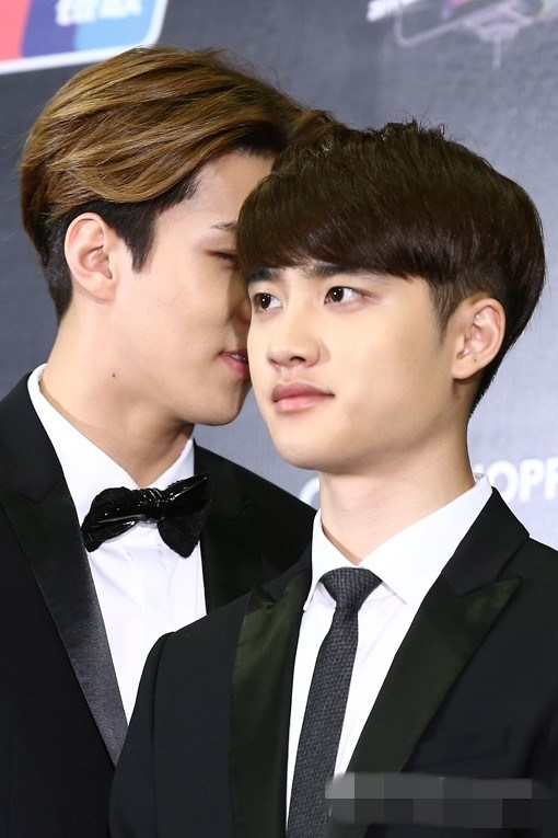 exo及winner亮相“2014MAMA”記者會 suho表示期待獎項世勛忙聊天（組圖）
