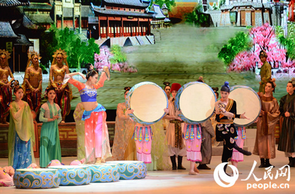 大型舞劇《絲路花雨》走進(jìn)韓國（組圖）