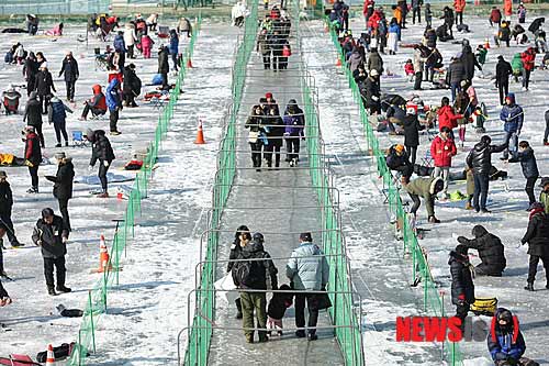華川冰上釣魚節(jié)完美落幕 共吸引150萬人到訪【組圖】