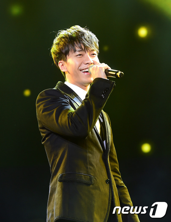 李晟基Aliee校園演唱會賣力表演（組圖）
