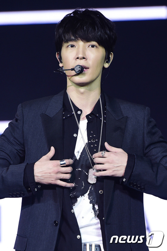 Super Junior小分隊舉行新專showcase 東海銀赫現(xiàn)場秀兄弟情（組圖）
