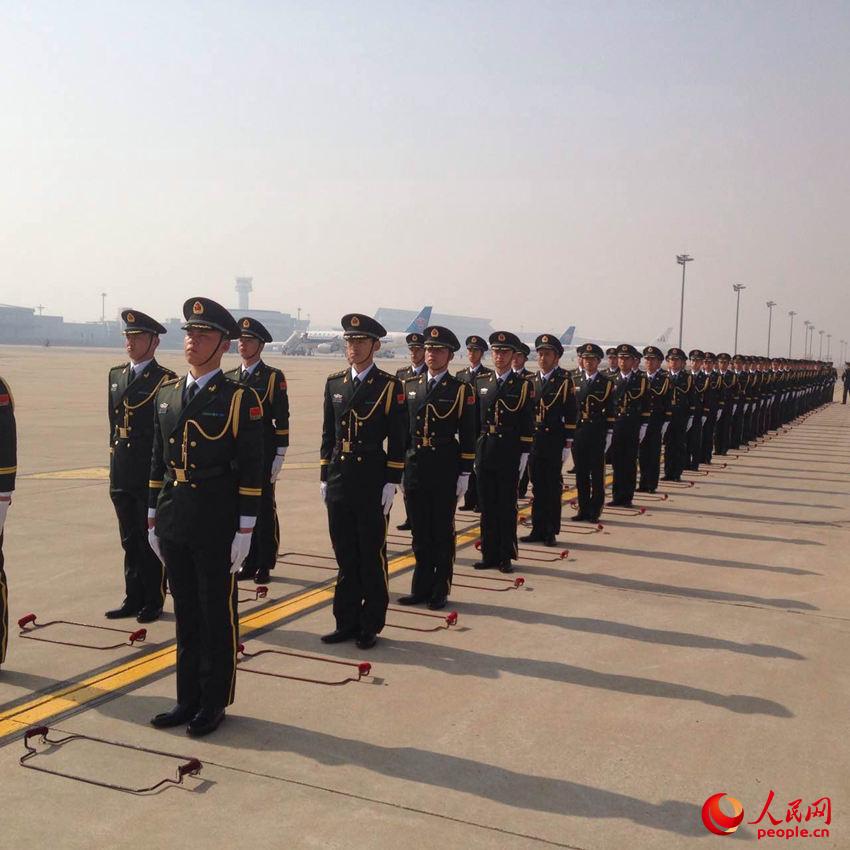 高清新一批68具在韓志愿軍烈士遺骸交接 官兵進行儀式演練（李祥輝攝）