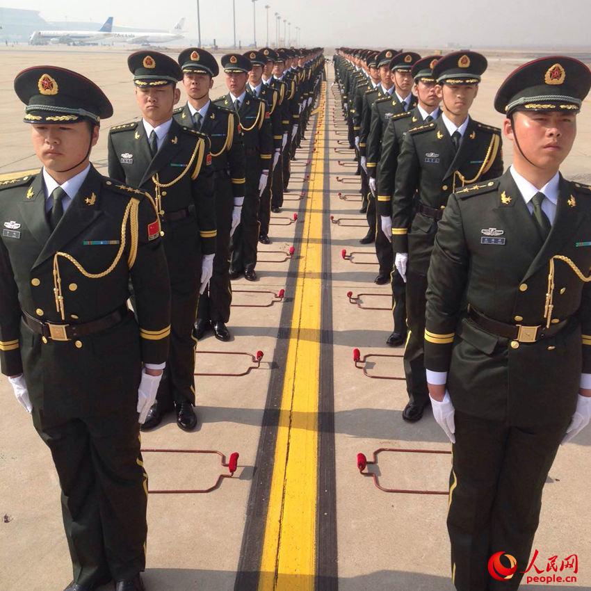 新一批68具在韓志愿軍烈士遺骸交接 官兵進(jìn)行儀式演練【高清組圖】