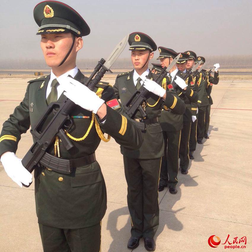 新一批68具在韓志愿軍烈士遺骸交接 官兵進(jìn)行儀式演練【高清組圖】
