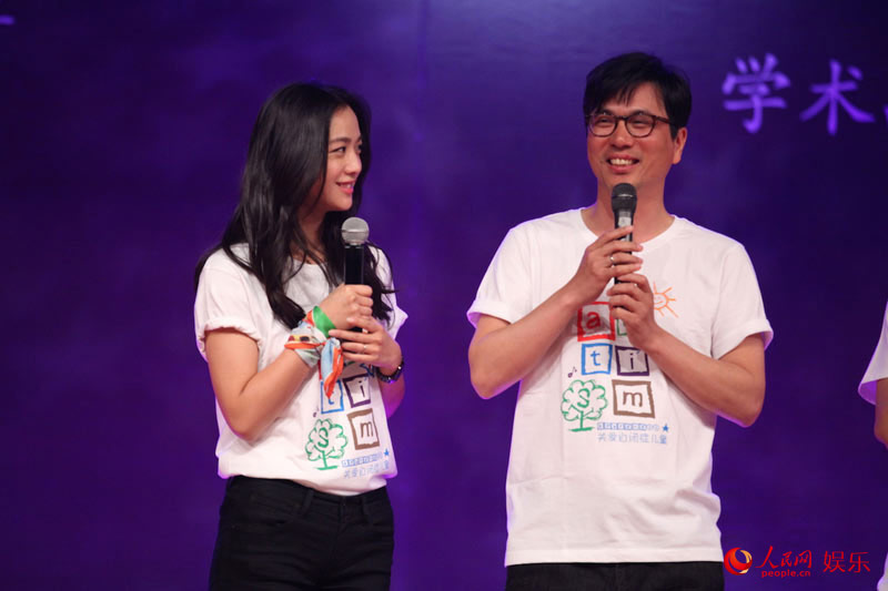 湯唯金泰勇夫婦現身大學生電影節(jié) 現場甜蜜互動【組圖】