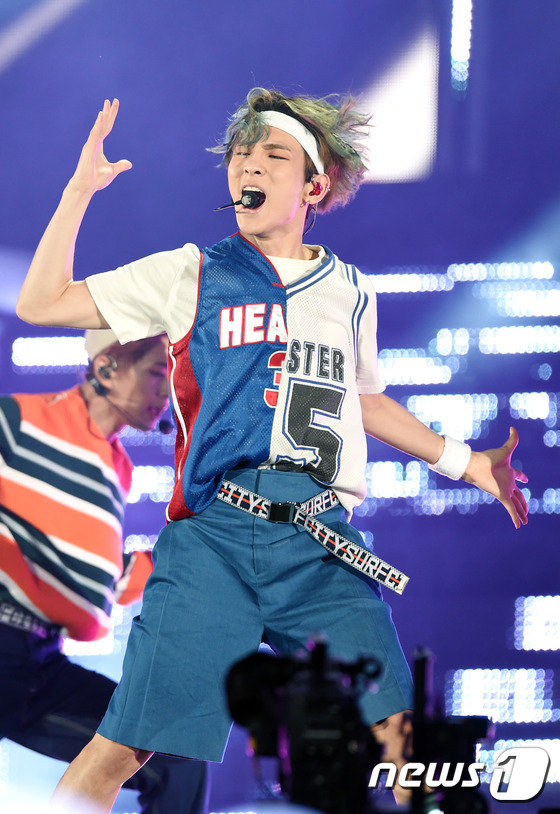 “2015夢想演唱會”群星云集 exo全員現(xiàn)身引尖叫SHINee全新造型【組圖】