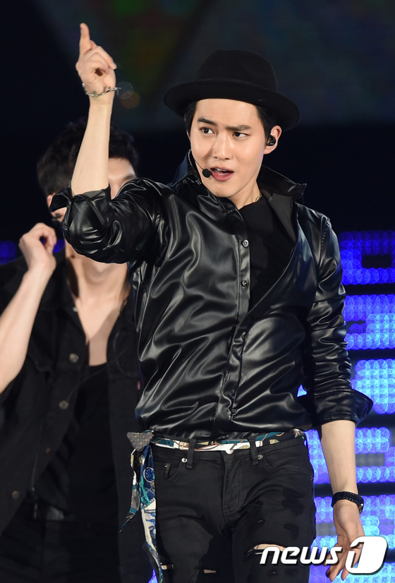 “2015夢想演唱會”群星云集 exo全員現(xiàn)身引尖叫SHINee全新造型【組圖】