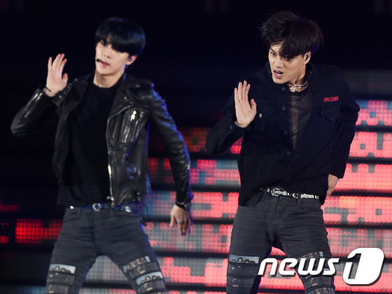 “2015夢想演唱會”群星云集 exo全員現(xiàn)身引尖叫SHINee全新造型【組圖】