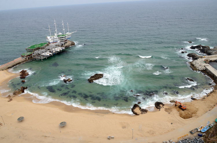 江原道海水浴場(chǎng)沙灘通過(guò)檢驗(yàn)