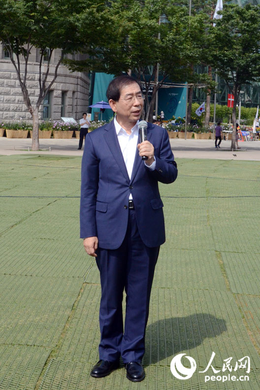 首爾圖書館變身“韓屋”  講述市民的光復(fù)故事【組圖】