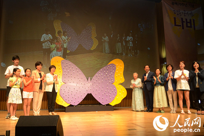 韓國慰安婦幸存者金福東奶奶說，希望每一位在戰(zhàn)爭中受到傷害的女性，都能像破繭的蝴蝶一樣重獲美麗新生。（拍攝：王昱祺）