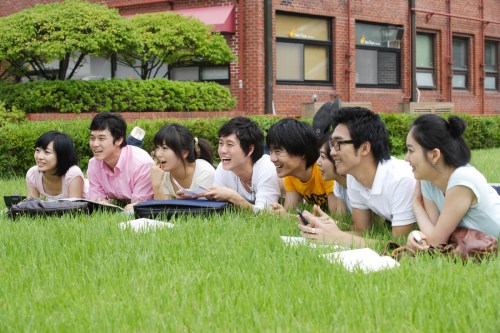 資料圖片：據(jù)統(tǒng)計，韓國大學在校生人數(shù)首次減少，留學生數(shù)量首破9萬。