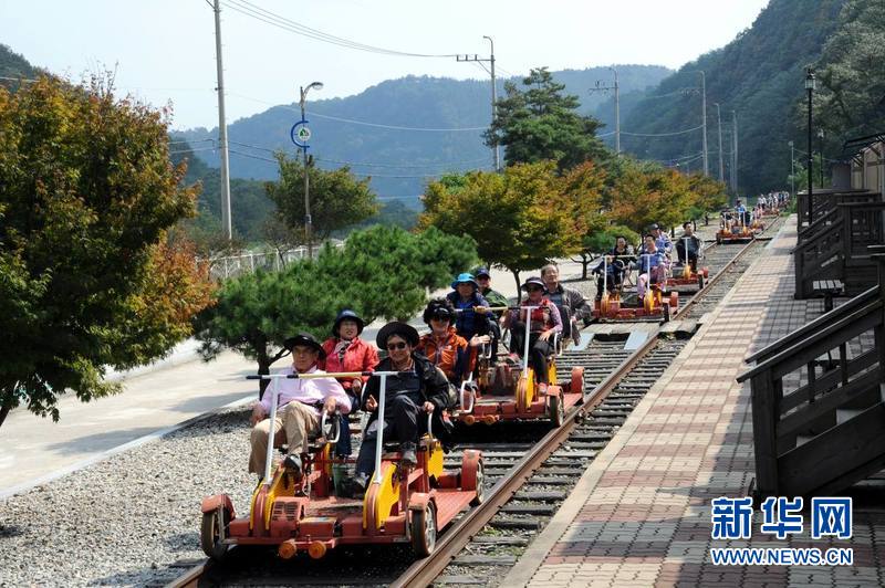 韓國(guó)“軌道自行車”與“列車旅館”（高清組圖）