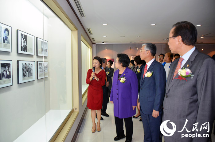 “偉大勝利 歷史貢獻(xiàn)”主題圖片展在首爾開幕