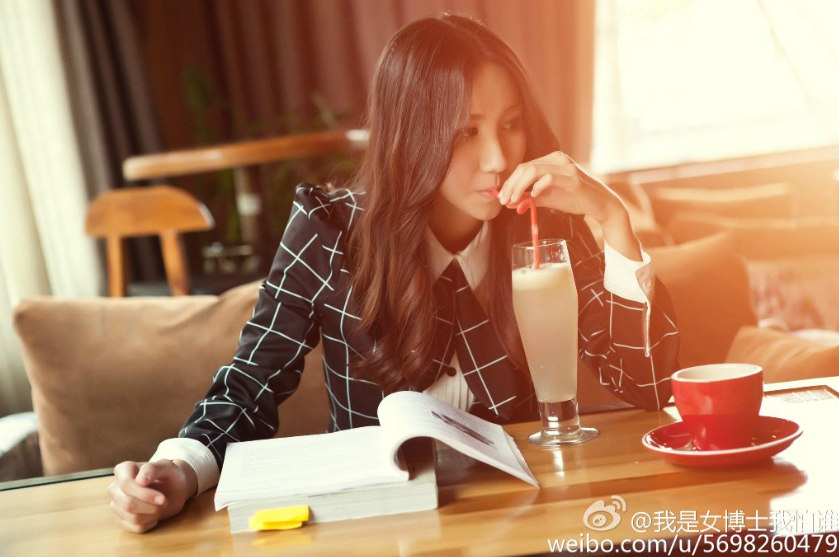 韓國“美女博士”街頭賣炒飯 美照曝光被贊“氣質(zhì)優(yōu)”（組圖）