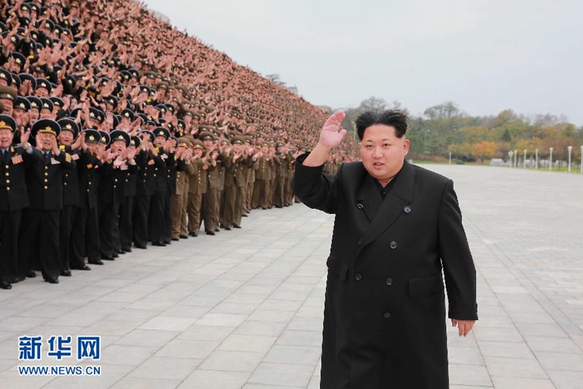 金正恩同朝鮮人民軍第七次軍事教育工作者大會(huì)與會(huì)者合影(組圖)