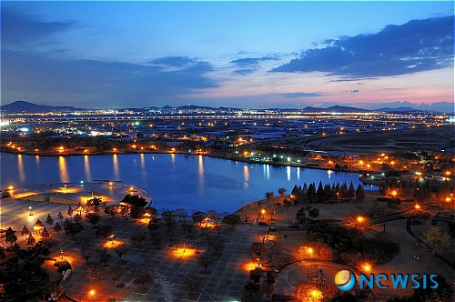 “首爾10大最美夜景地”揭曉 光化門(mén)廣場(chǎng)入選【組圖】