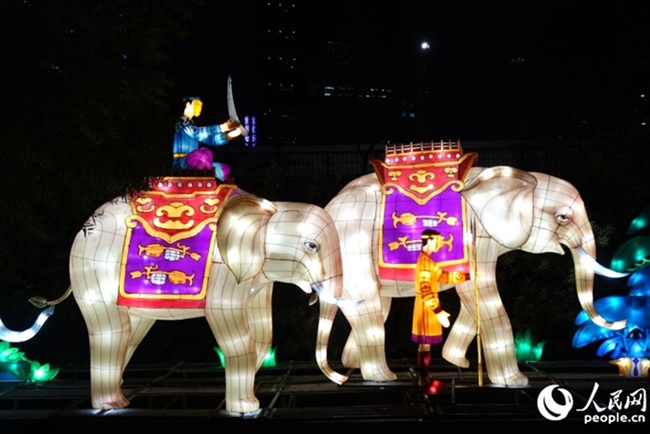 點(diǎn)亮首爾夜空的”首爾花燈節(jié)”