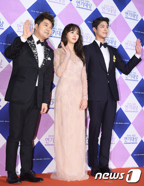 “KBS演技大賞”紅毯匯總 金秀賢獲演技大獎南柱赫樸寶劍齊現(xiàn)身 【組圖】