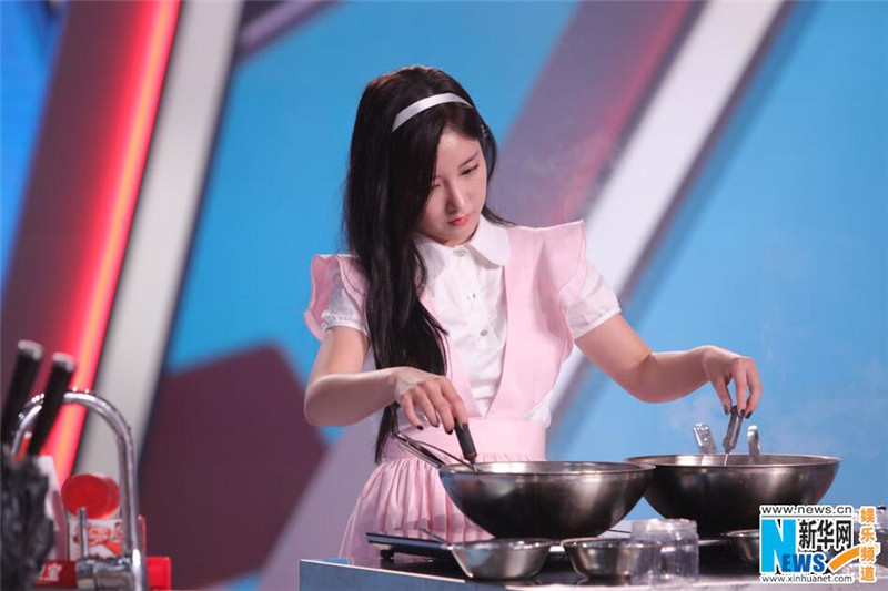 T-ara變身“俏皮美廚娘”  現(xiàn)場(chǎng)教唱《可愛(ài)頌》萌力十足【組圖】