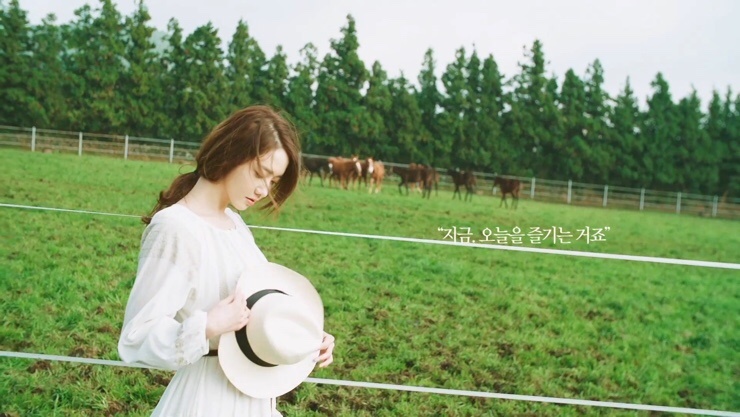 少女時(shí)代允兒寫真清新自然 稱不擔(dān)心歲月流逝 【組圖】