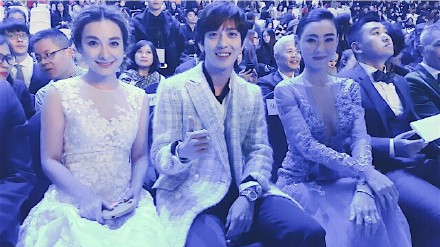 允兒李易峰鄭容和王凱崔始源趙麗穎 中韓明星親密合照盤點(diǎn)【組圖】