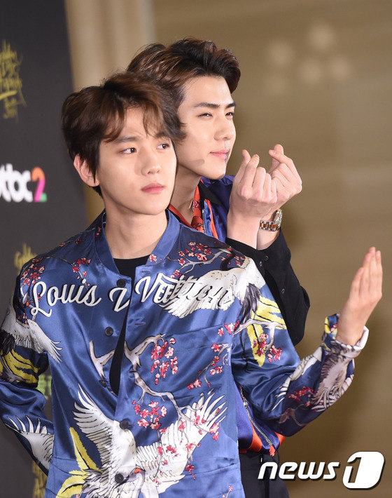“金唱片大賞”紅毯匯總 CNBlue黑白簡約EXO藍(lán)色造型搶眼【組圖】