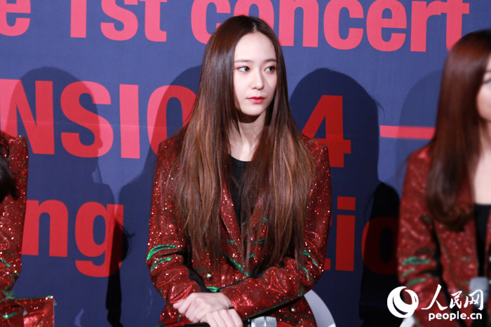 f(x)舉辦首場演唱會 宋茜公布官方粉絲團名為MeU【組圖】