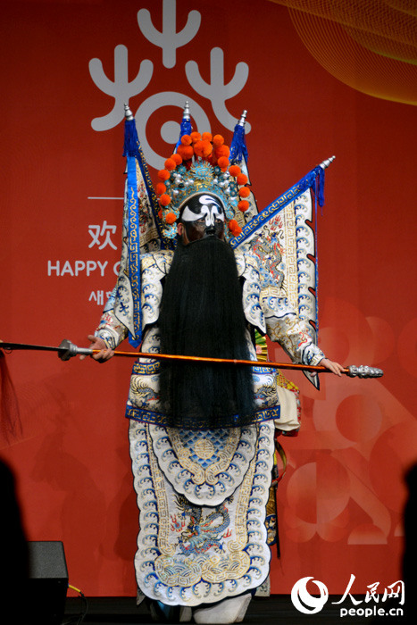 韓國(guó)上演“時(shí)尚京劇秀” 喜迎“歡樂(lè)春節(jié)”