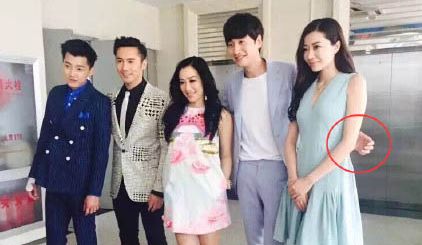吳亦凡黃致列李光洙金秀賢霍建華 中韓男星“紳士手”“禮貌腿”被贊暖男【組圖】
