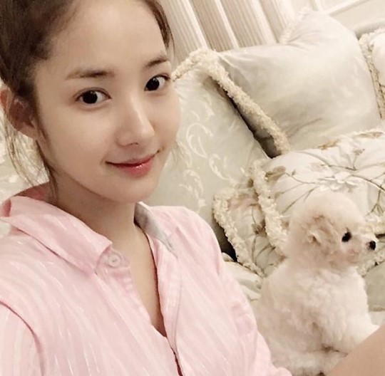 宋慧喬林允兒樸信惠樸敏英 韓國女星曬素顏?zhàn)耘拿滥w吸睛【組圖】