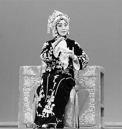 京劇《戰(zhàn)宛城·思春》