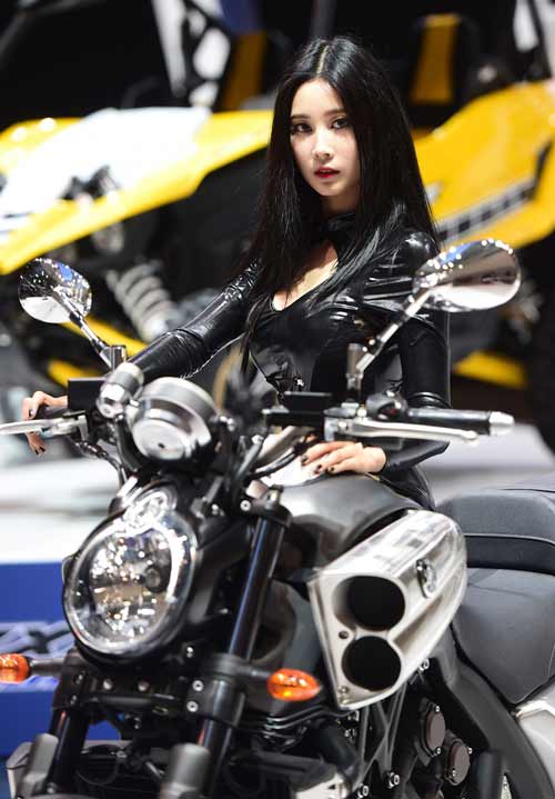 釜山車展盛大開幕 美女如云爭相斗艷【組圖】