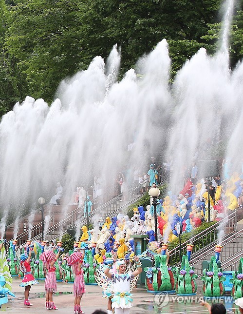 韓國(guó)愛寶樂(lè)園夏日慶典“Summer splash”盛大開啟【組圖】